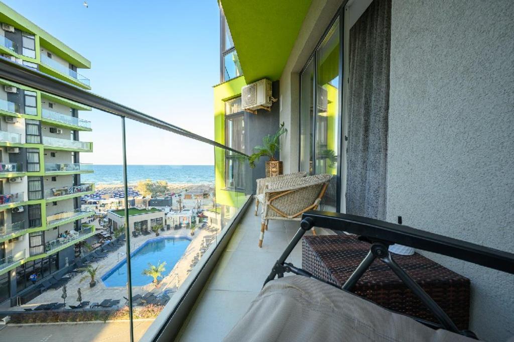 T&V Residence Mamaia Nord Navodari Exterior photo